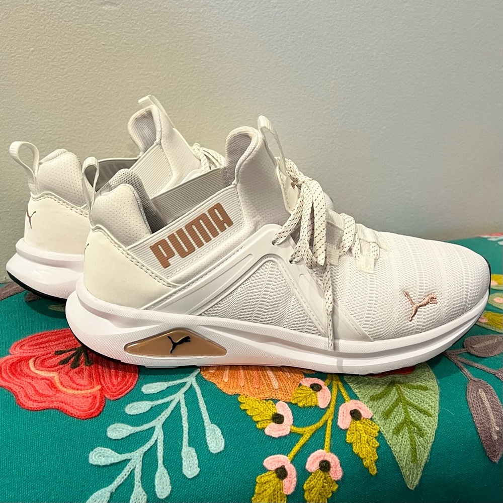 Rose Gold & White Puma Sneakers Women’s 9.5